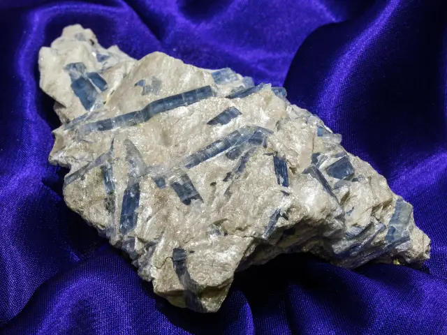 Kyanite specimen from Ticino, Switzerland